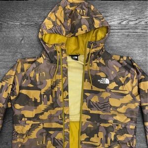 The North Face Printed Antora Rain Jacket – Men’s Medium Yellow, Gray-Khaki Camo
